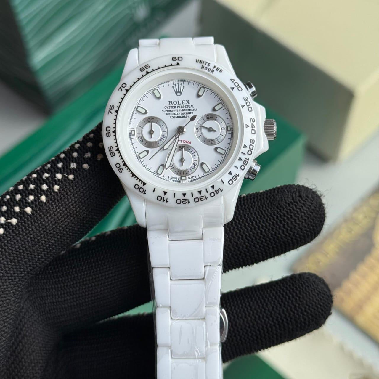 Daytona White & Black Ceramic | 42mm Quartz Chronograph