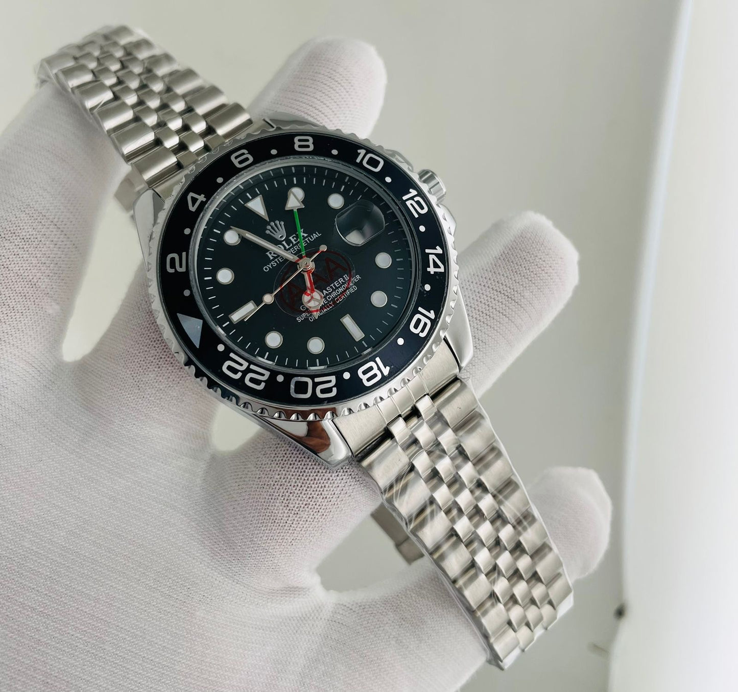 GMT Master Quartz – Dual Timezone Precision for the Modern Explorer