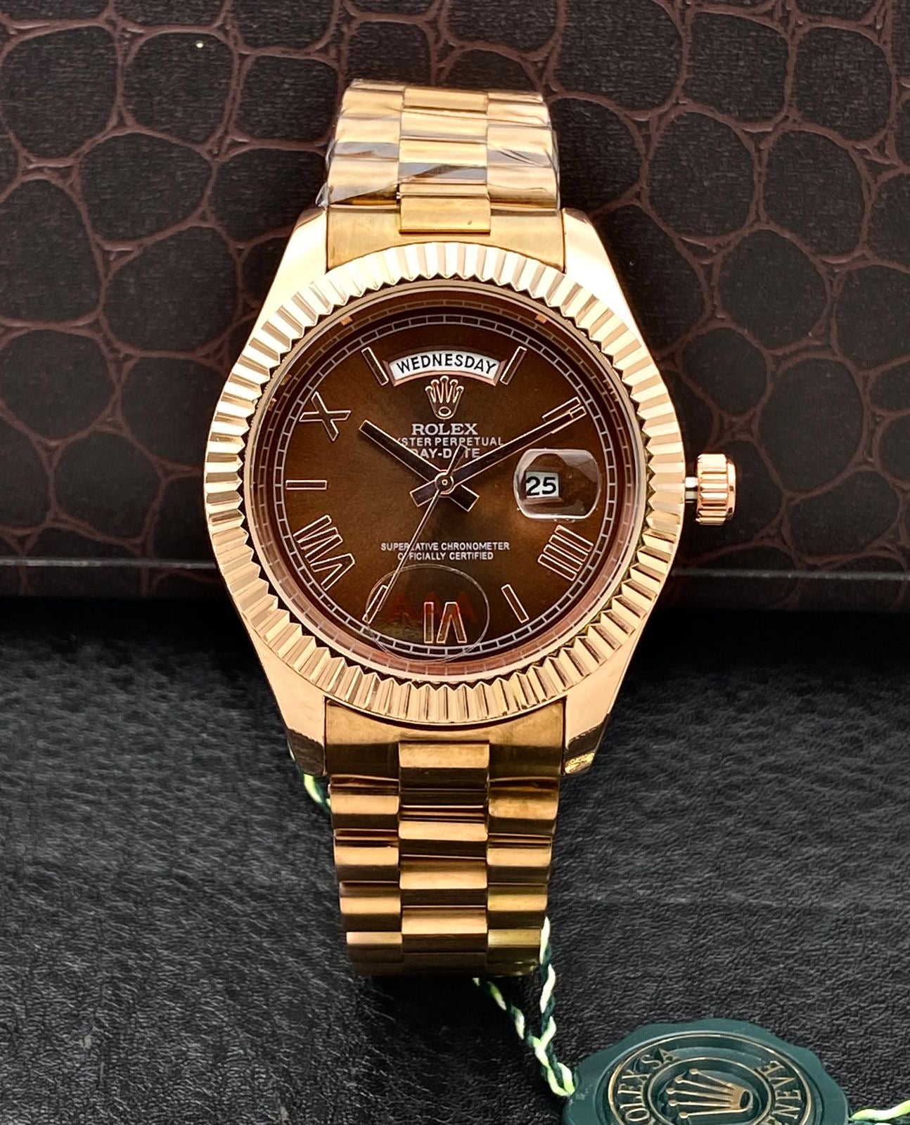 Men’s Premium  Gold Watch with Brown Dial – Day & Date Working