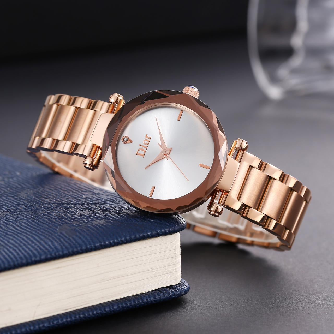 Ladies Shine Analog Watch – Elegant Design with Crystal Accents