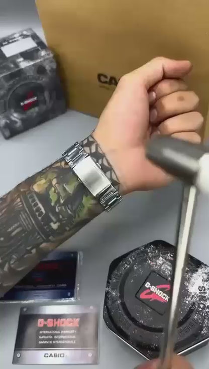 Full Metal – Advanced Tech Meets Iconic Design